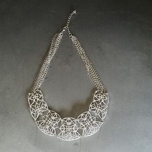 🌹Silver tone Bib Statement Necklace